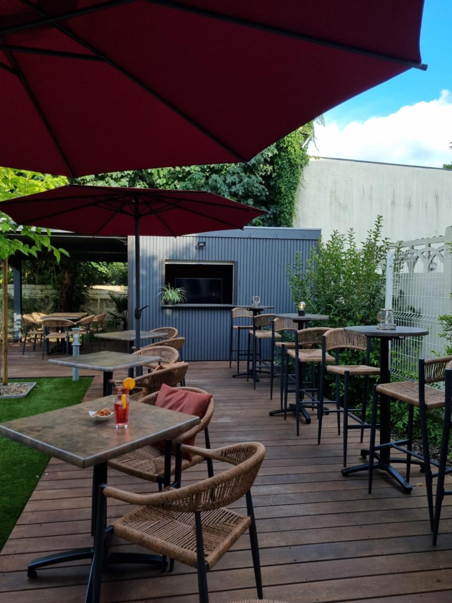 Bloom Hostel Bar & Garden Бордо Экстерьер фото