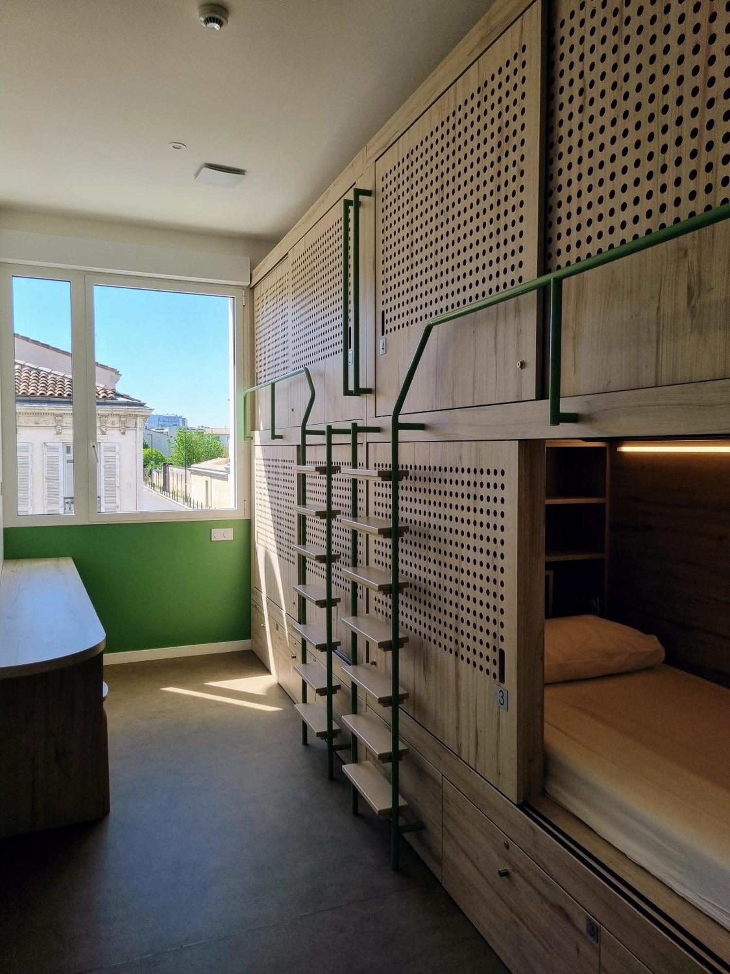 Bloom Hostel Bar & Garden Бордо Экстерьер фото