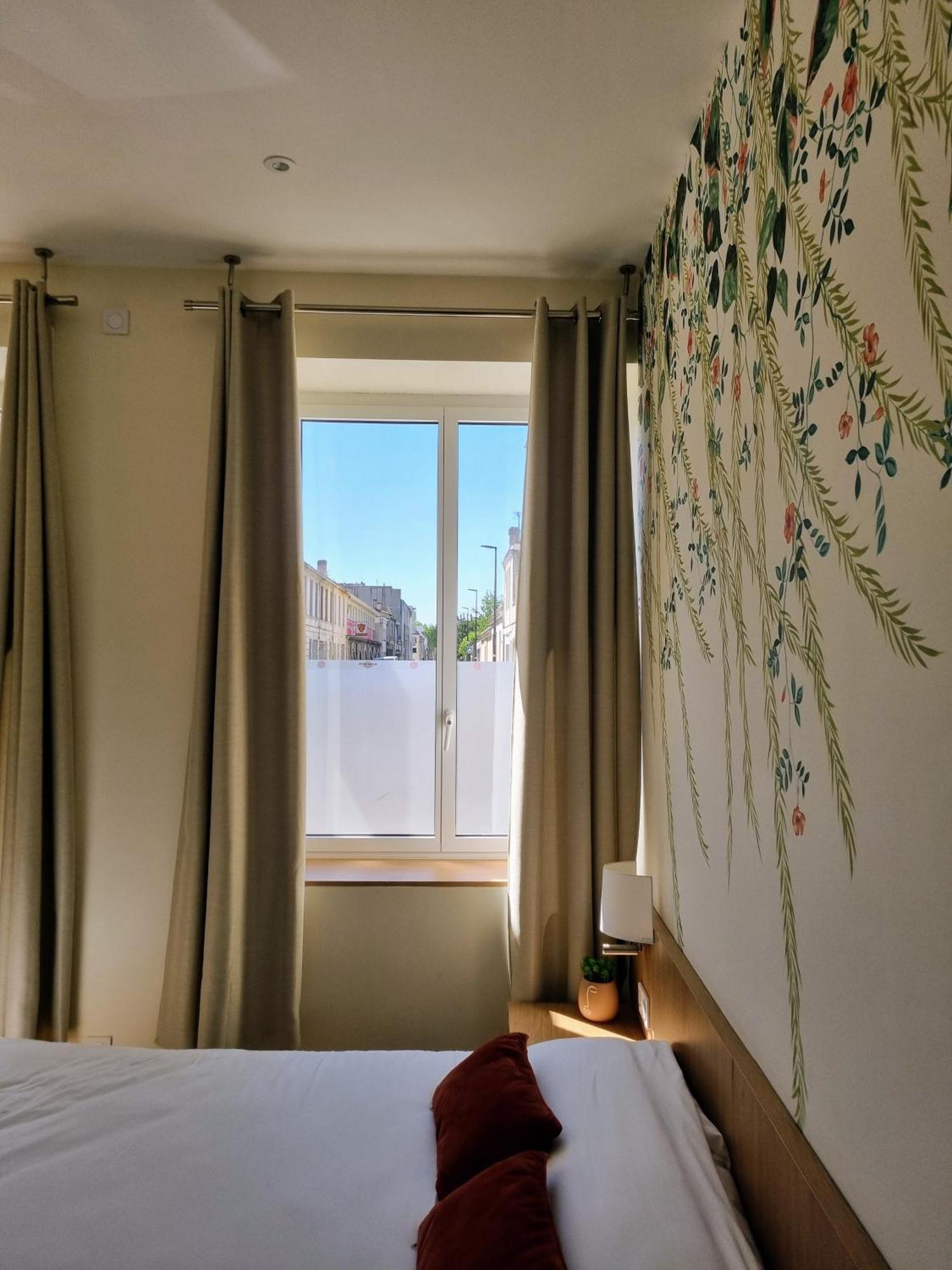 Bloom Hostel Bar & Garden Бордо Экстерьер фото