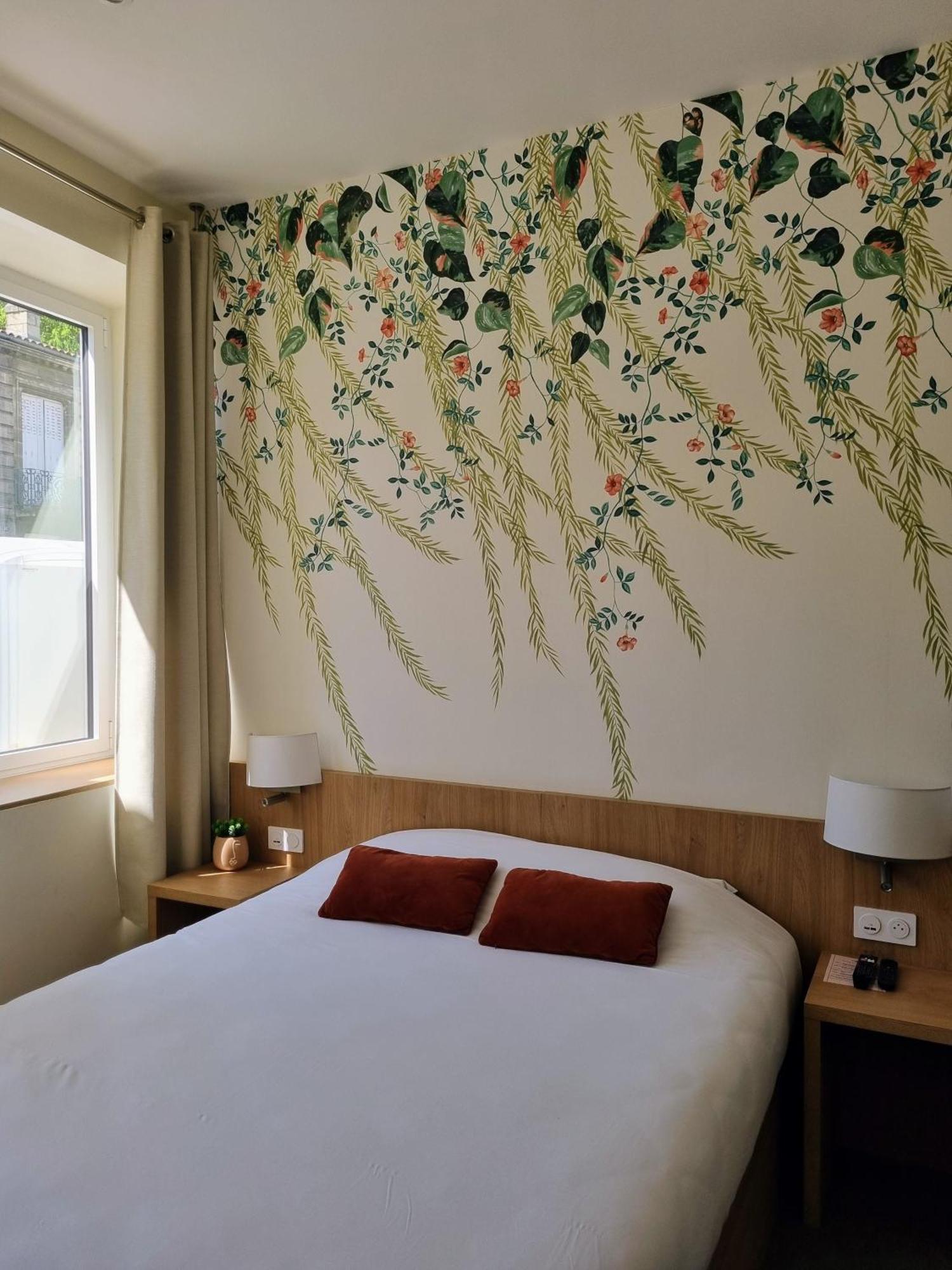 Bloom Hostel Bar & Garden Бордо Экстерьер фото